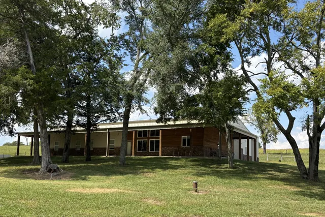 $1,375,000 | 5542 Southeast Tater Peeler Road, Lebanon, TN 37090