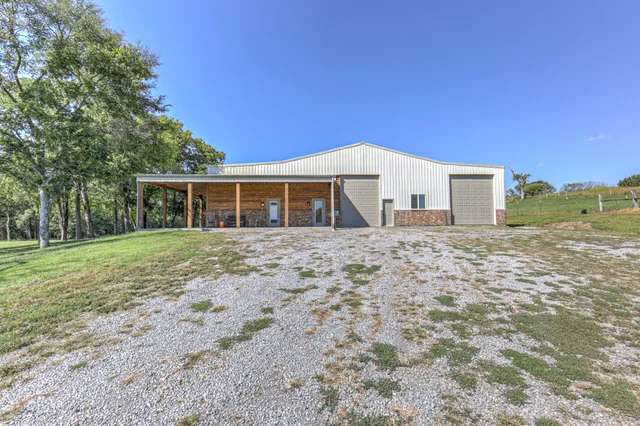 $1,375,000 | 5542 Southeast Tater Peeler Road, Lebanon, TN 37090