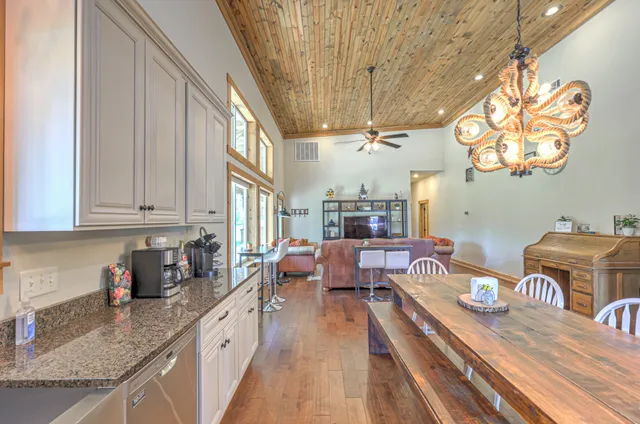 $1,375,000 | 5542 Southeast Tater Peeler Road, Lebanon, TN 37090