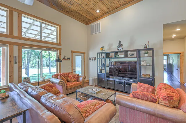 $1,375,000 | 5542 Southeast Tater Peeler Road, Lebanon, TN 37090