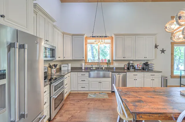 $1,375,000 | 5542 Southeast Tater Peeler Road, Lebanon, TN 37090