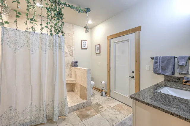 $1,375,000 | 5542 Southeast Tater Peeler Road, Lebanon, TN 37090