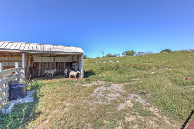 $1,375,000 | 5542 Southeast Tater Peeler Road, Lebanon, TN 37090