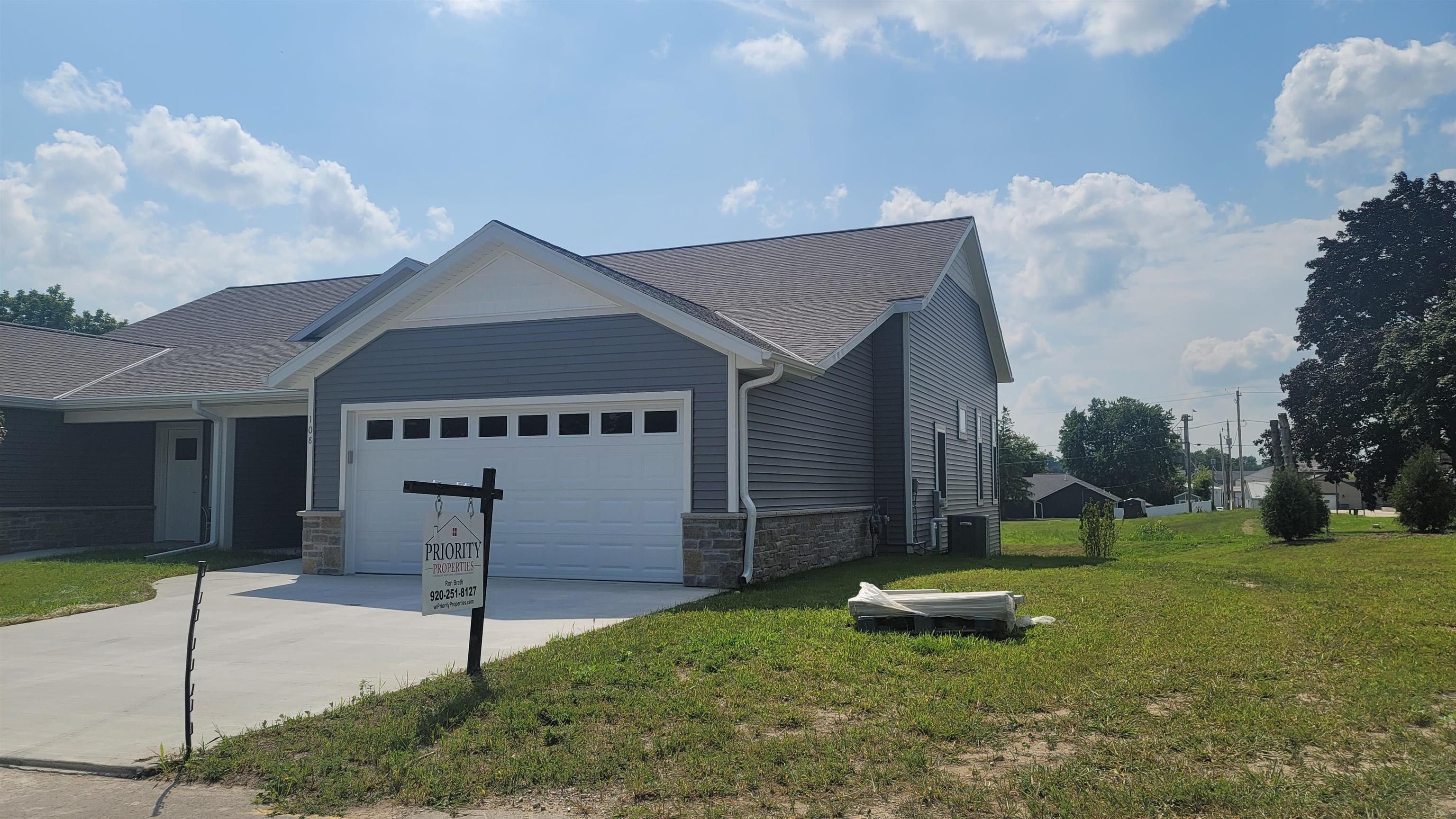 108 Edenview Eden, WI 53019 - Photo 3 of 27