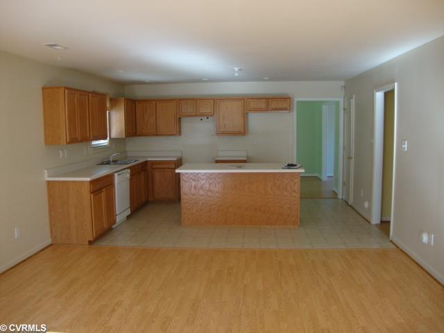 1637 Tree Ridge Road Richmond, VA 23231 - Photo 4 of 5 Kitchen