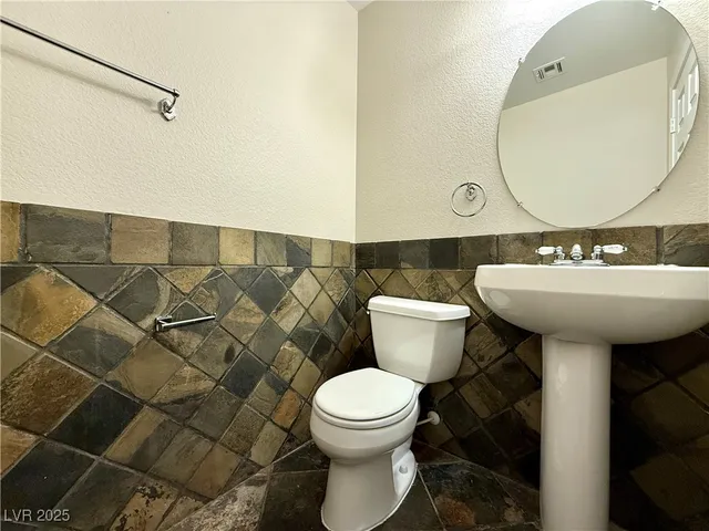 $1,950 | 8140 West Festuca Way, Las Vegas, NV 89113