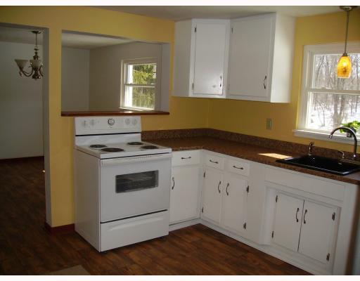 30 Hemphill Road Tarentum, PA 15084 - Photo 4 of 15 Kitchen.