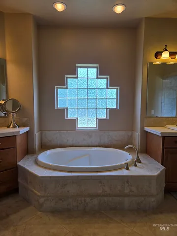 $825,000 | 654 King Avenue, Ontario, OR 97914