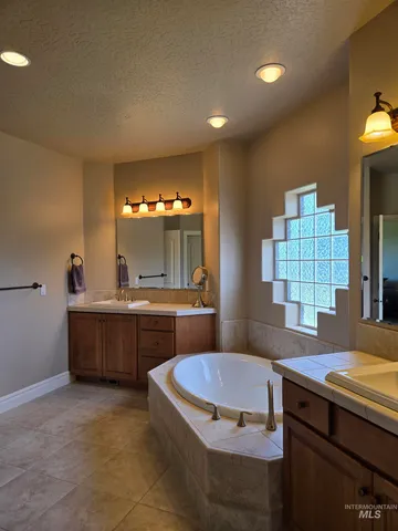 $825,000 | 654 King Avenue, Ontario, OR 97914