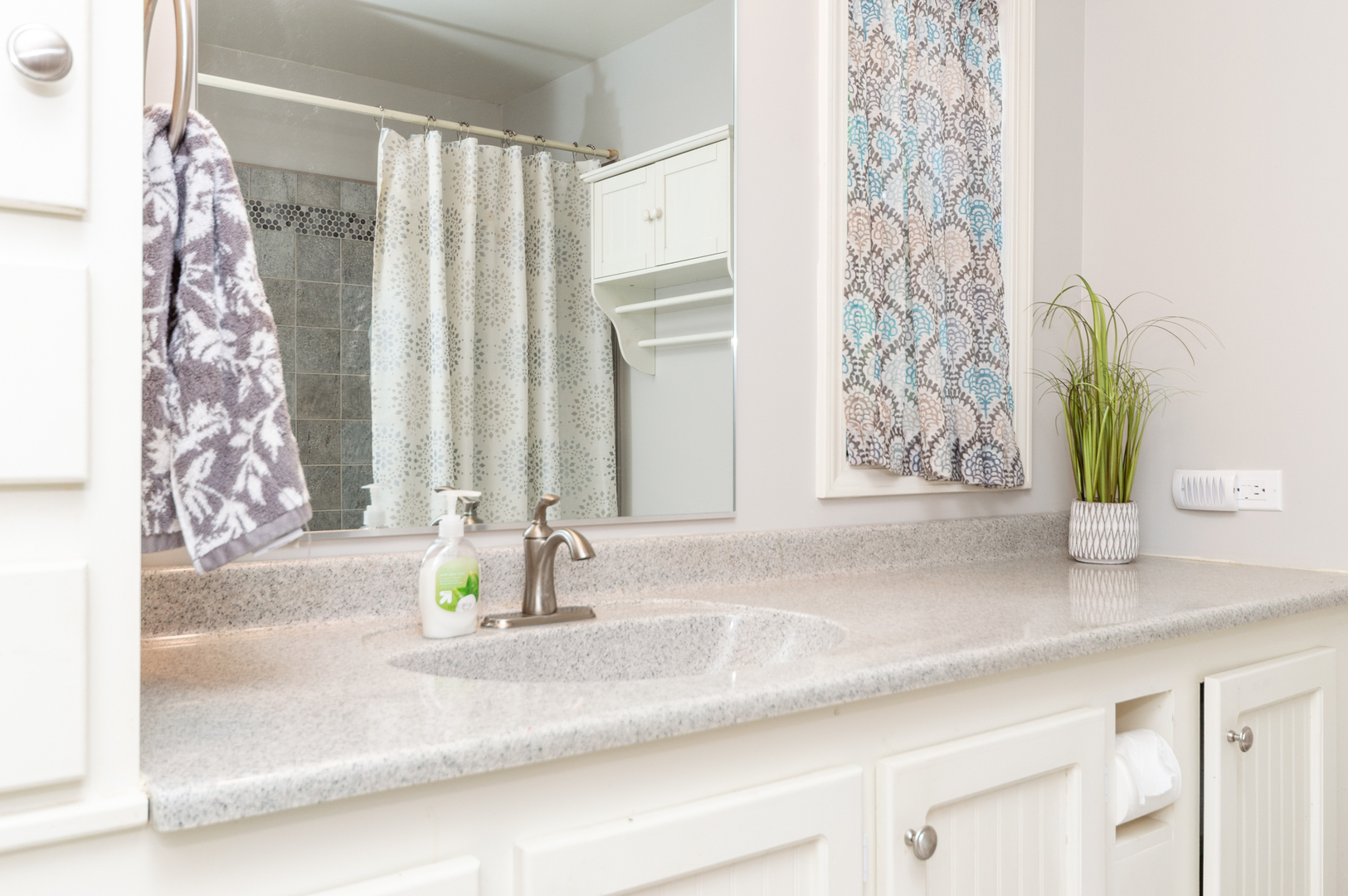 16463 Plank Road Sycamore, IL 60178 - Photo 26 of 36 a bathroom with a granite countertop sink and a mirror