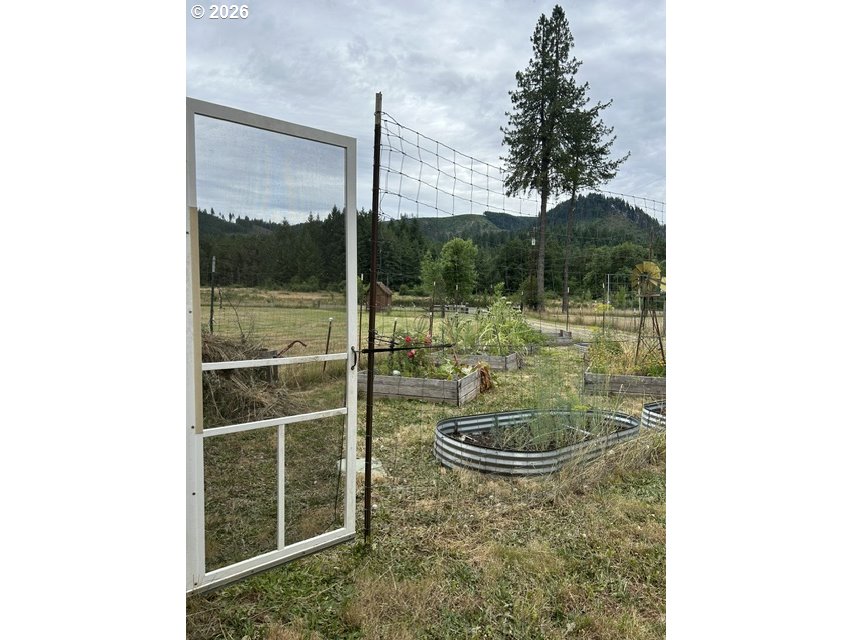 38481 Cartwright Creek Road Marcola, OR 97454 - Photo 46 of 46 Garden