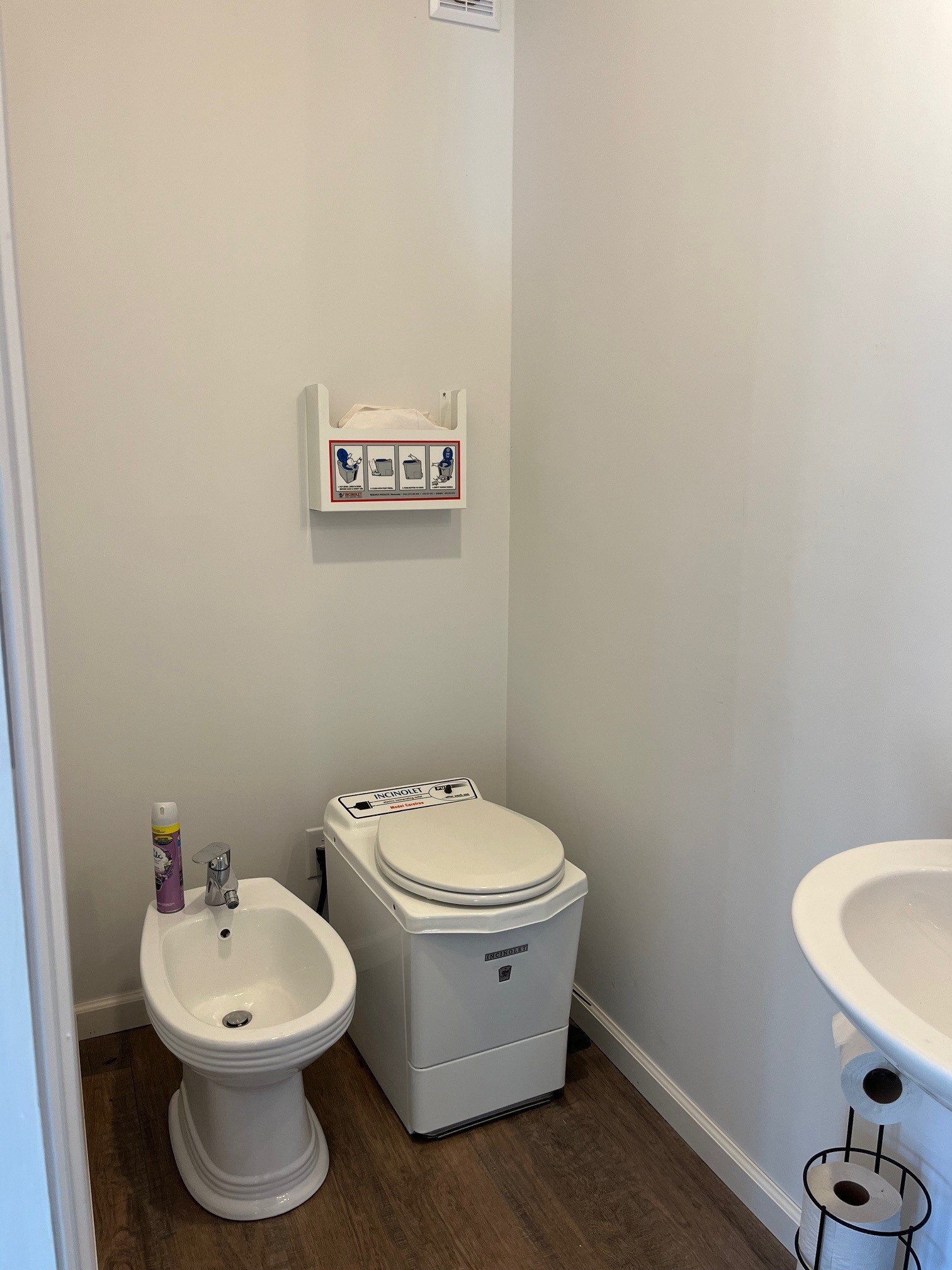 1490 Ford Road Baxter, TN 38544 - Photo 19 of 24 a bathroom with a toilet a sink and a mirror