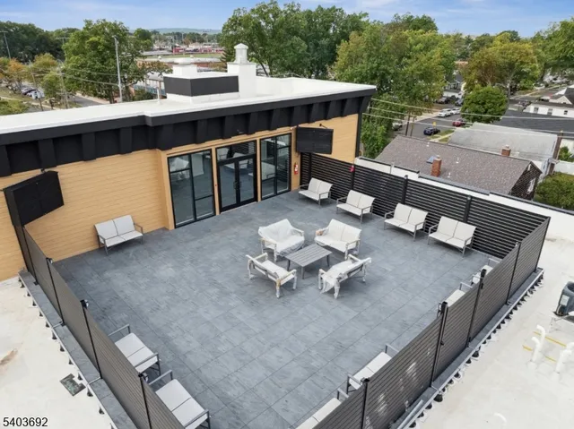 $2,245 | 140 West Webster Avenue, Unit 221, Roselle Park, NJ 07204