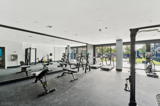 $2,245 | 140 West Webster Avenue, Unit 221, Roselle Park, NJ 07204