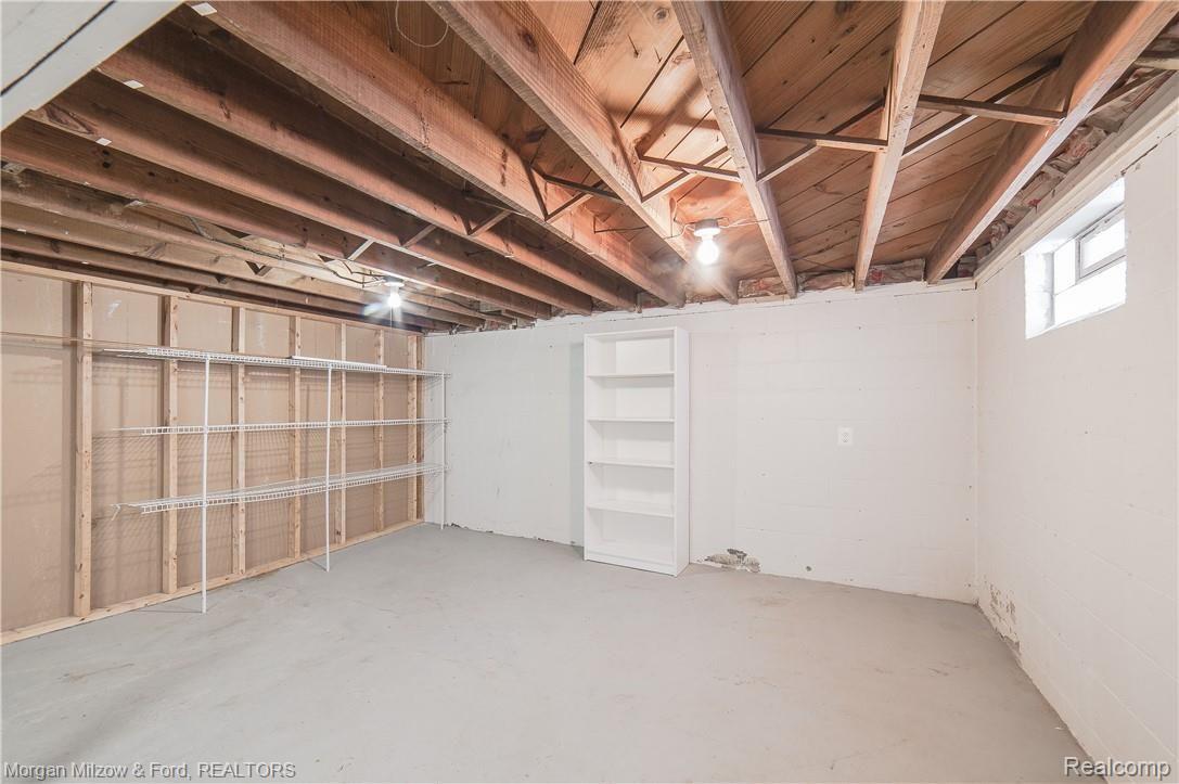 47050 Greenview Road Utica, MI 48317 - Photo 32 of 44 47050 Greenview-33.jpg