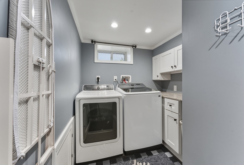 53 Druids Lane West Springfield, MA 01089 - Photo 38 of 42 a utility room with dryer and washer
