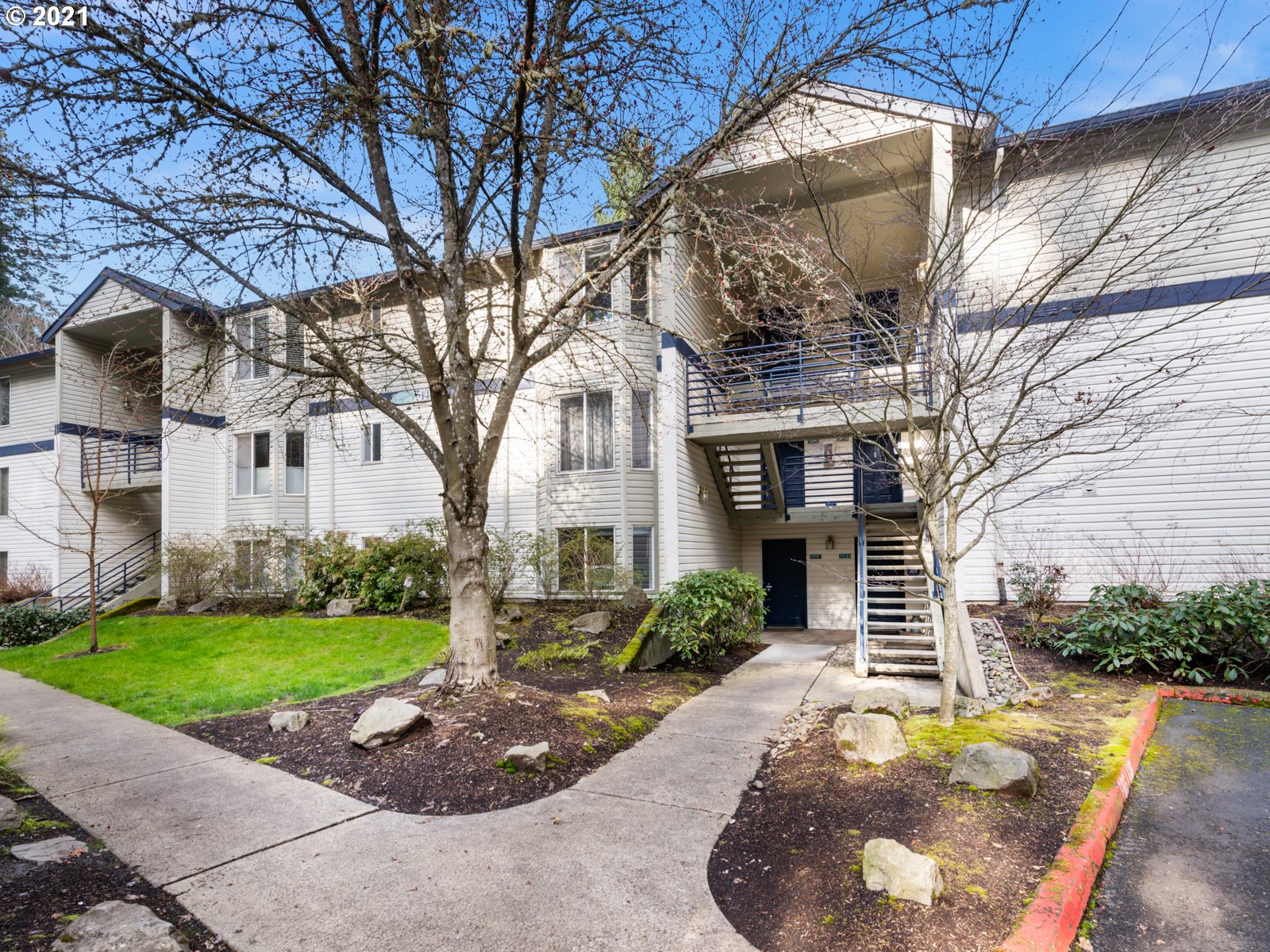 5142 Southwest Multnomah Boulevard, Unit C Portland, OR 97219 - Photo 1 of 26 Gallery Image 1