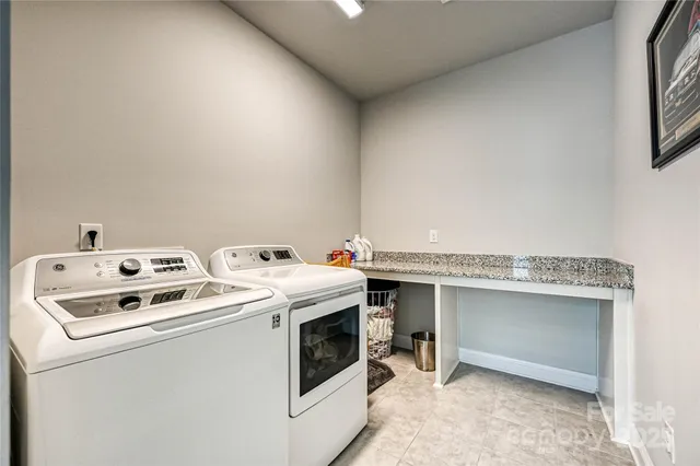 $699,000 | 10022 Wayfair Meadow Court, Charlotte, NC 28277