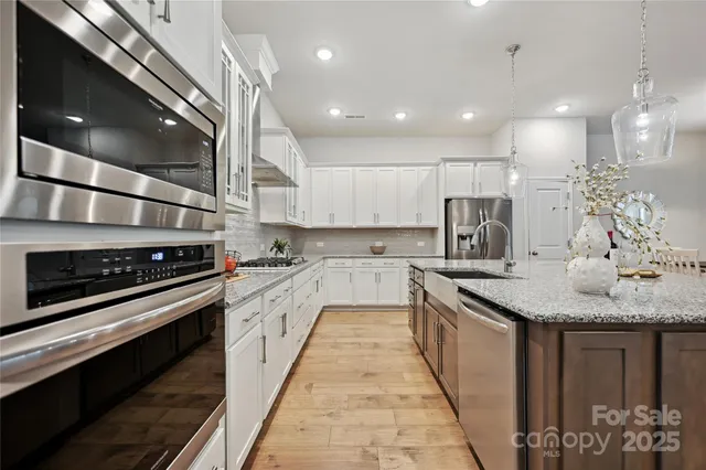 $699,000 | 10022 Wayfair Meadow Court, Charlotte, NC 28277