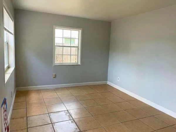 $1,400 | 243 Southeast 24th Avenue, Unit A, Boynton Beach, FL 33435