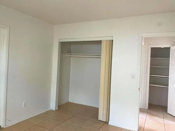 $1,400 | 243 Southeast 24th Avenue, Unit A, Boynton Beach, FL 33435
