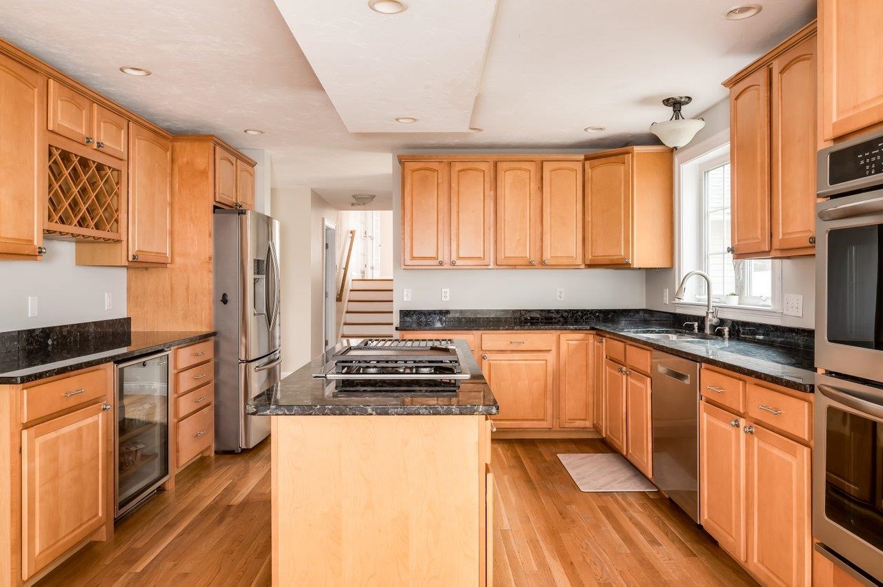27 Silver Brook Road Salem, NH 03079 - Photo 12 of 40 Gallery Image 12