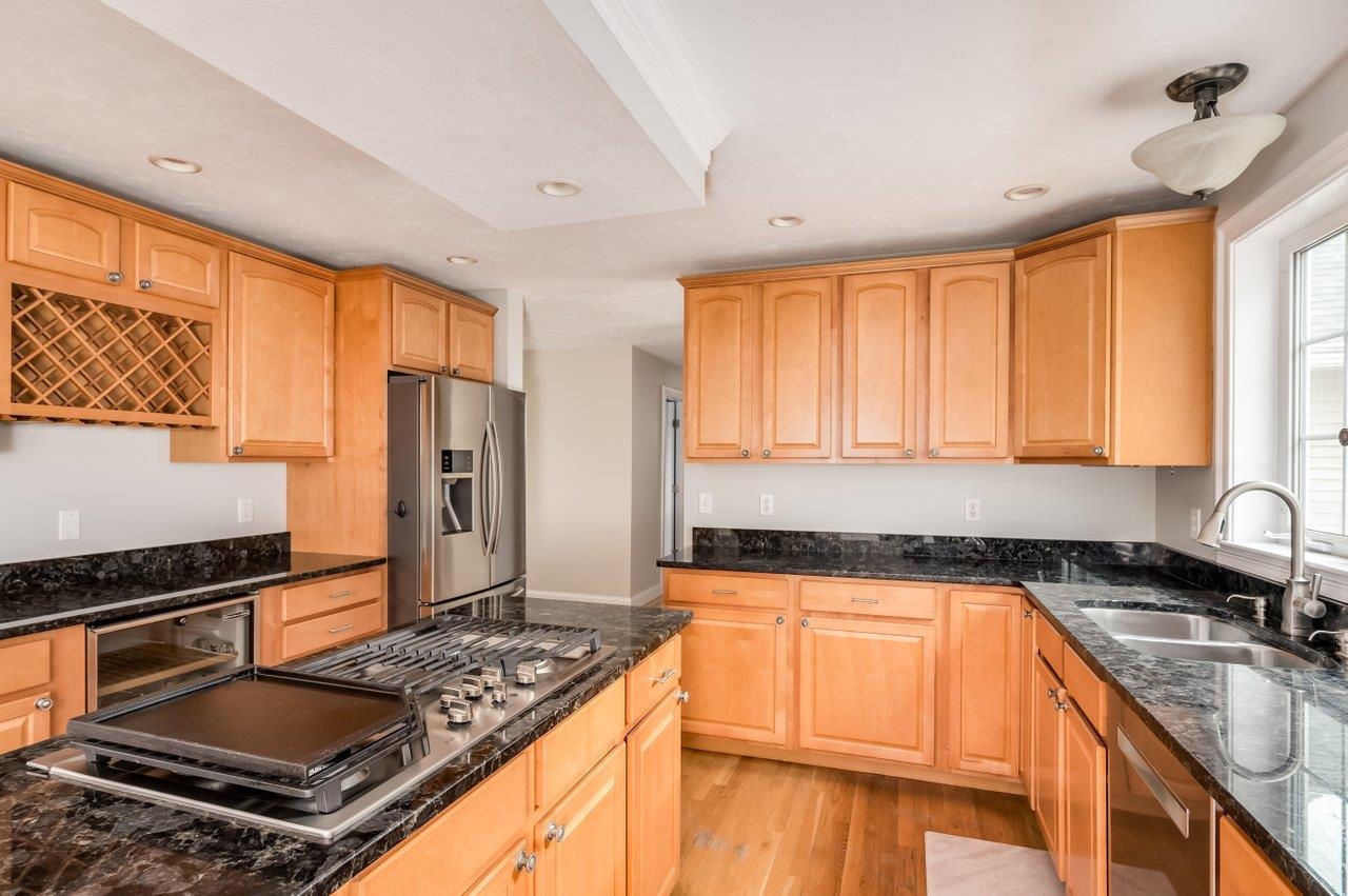 27 Silver Brook Road Salem, NH 03079 - Photo 13 of 40 Gallery Image 13