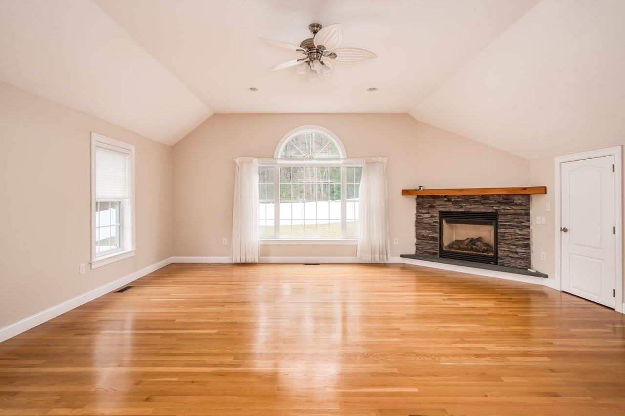27 Silver Brook Road Salem, NH 03079 - Photo 17 of 40 Gallery Image 17