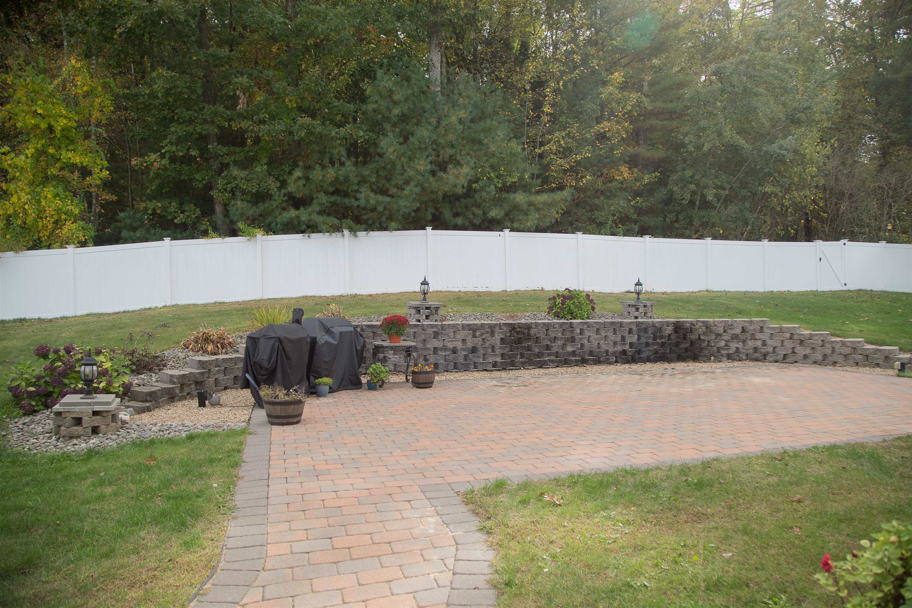 27 Silver Brook Road Salem, NH 03079 - Photo 37 of 40 Gallery Image 37