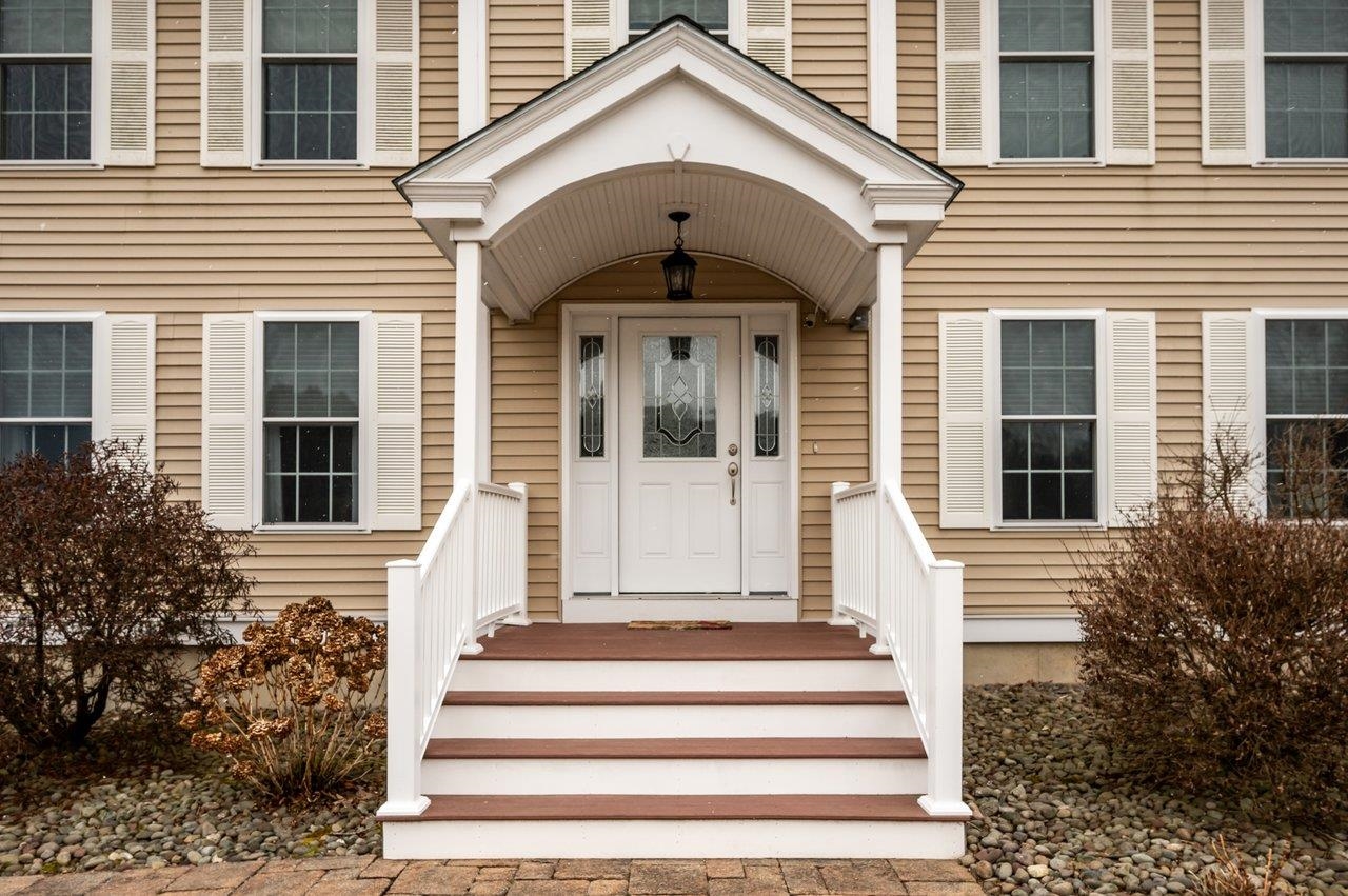 27 Silver Brook Road Salem, NH 03079 - Photo 4 of 40 Gallery Image 4