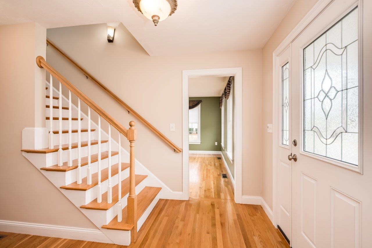 27 Silver Brook Road Salem, NH 03079 - Photo 5 of 40 Gallery Image 5
