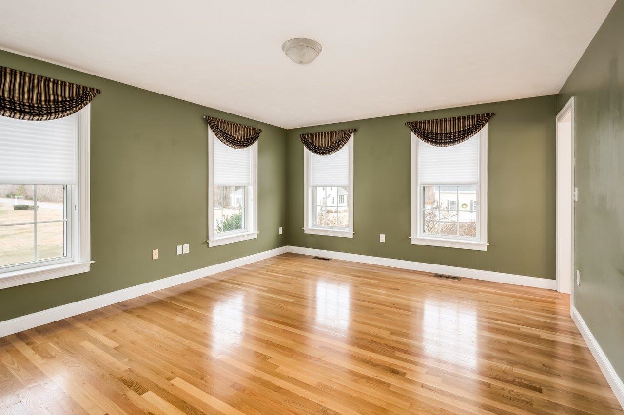 27 Silver Brook Road Salem, NH 03079 - Photo 6 of 40 Gallery Image 6