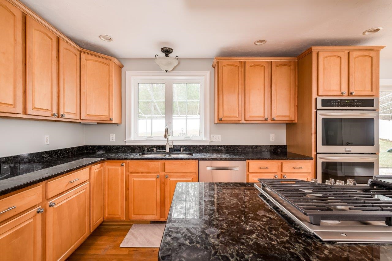 27 Silver Brook Road Salem, NH 03079 - Photo 10 of 40 Gallery Image 10