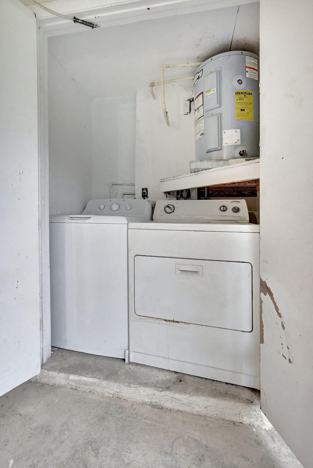 3939 Northeast 5th Avenue, Unit D201 Boca Raton, FL 33431 - Photo 28 of 33 washer/dryer