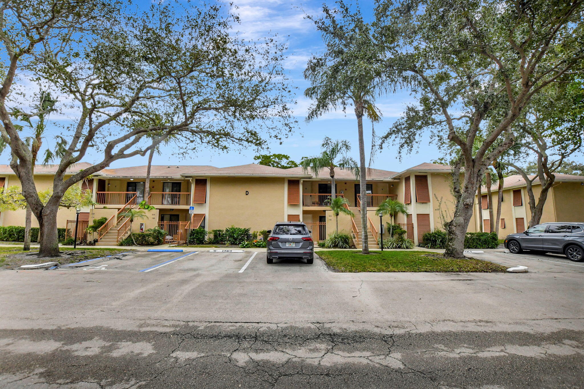 3939 Northeast 5th Avenue, Unit D201 Boca Raton, FL 33431 - Photo 3 of 33 Exterior