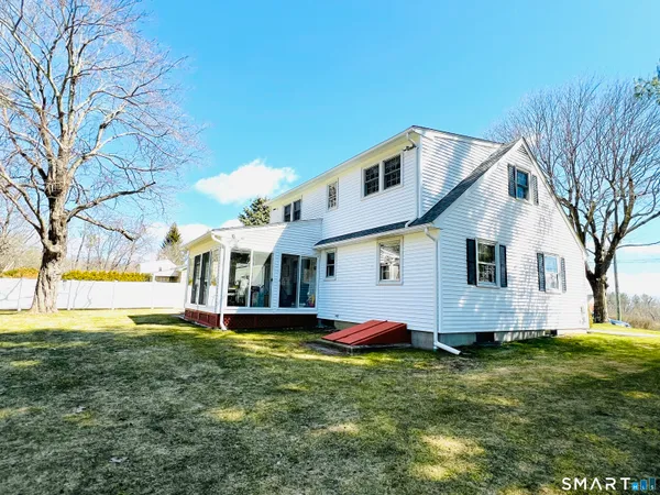 $379,900 | 140 Homestead Road, Torrington, CT 06790