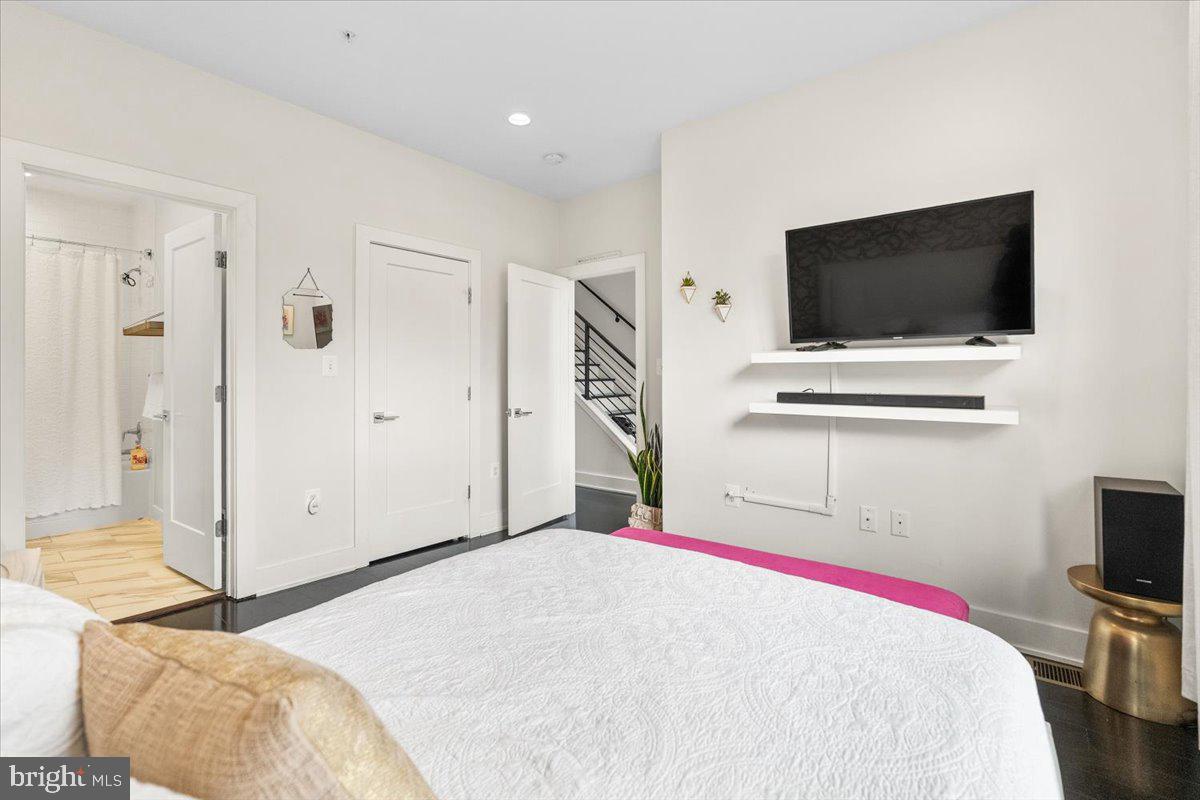 3312 9th Street Northeast Washington, DC 20017 - Photo 13 of 32 Ensuite Bathroom