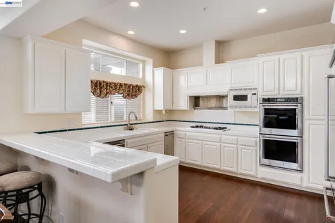 $1,750,000 | 966 Oak Vista Court, Lafayette, CA 94549