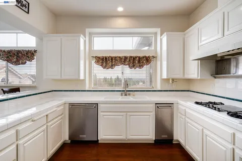 $1,750,000 | 966 Oak Vista Court, Lafayette, CA 94549