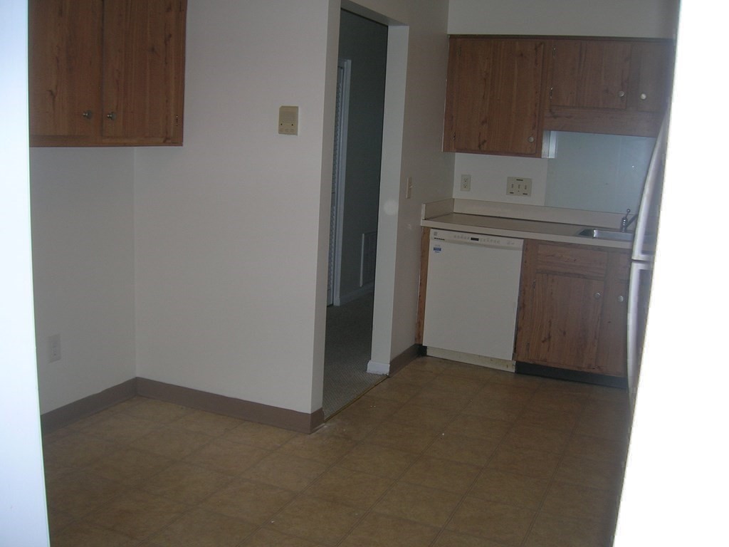 6 April Lane, Unit 33 Lexington, MA 02421 - Photo 7 of 12