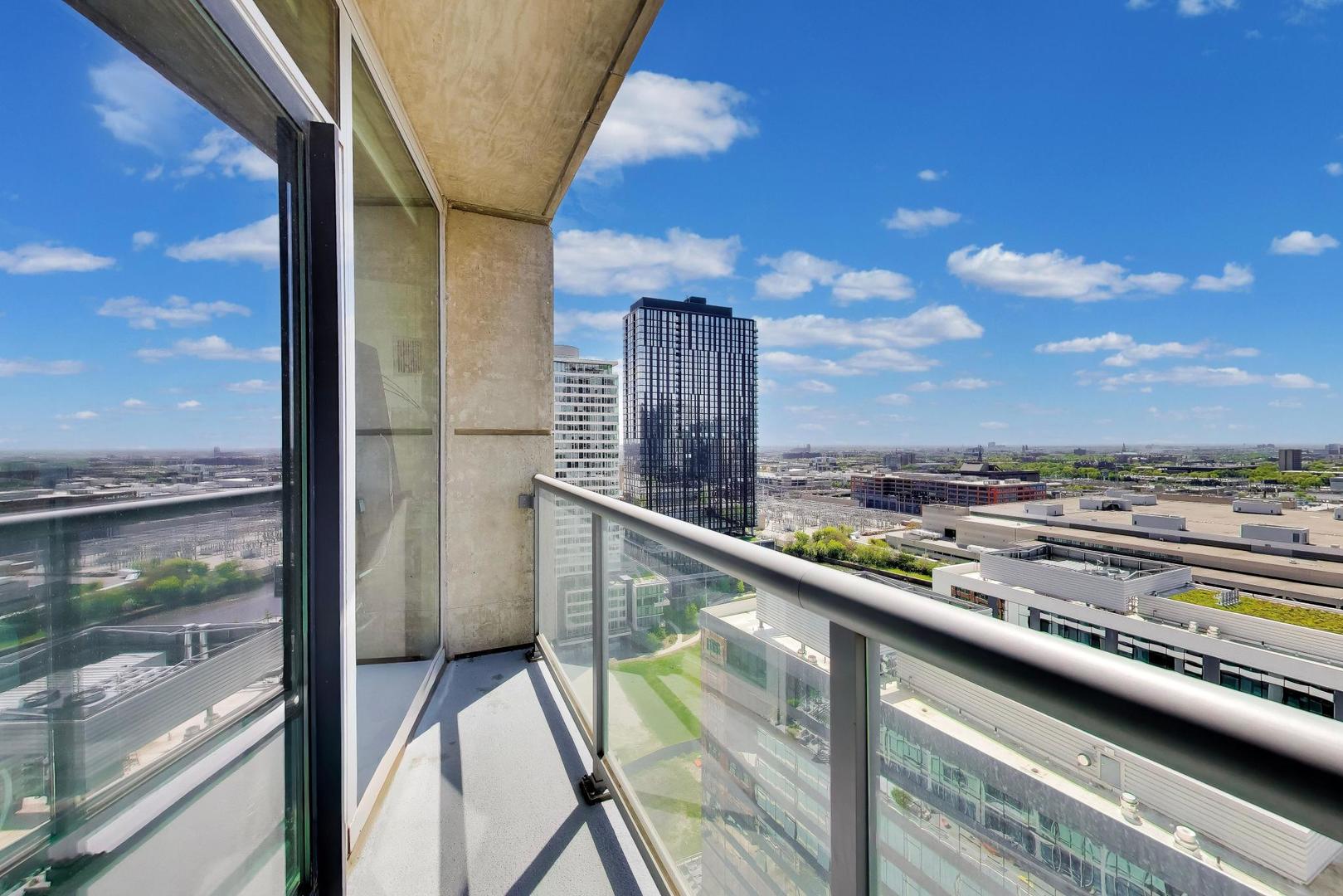 611 South Wells Street, Unit 2204 Chicago, IL 60607 - Photo 23 of 33