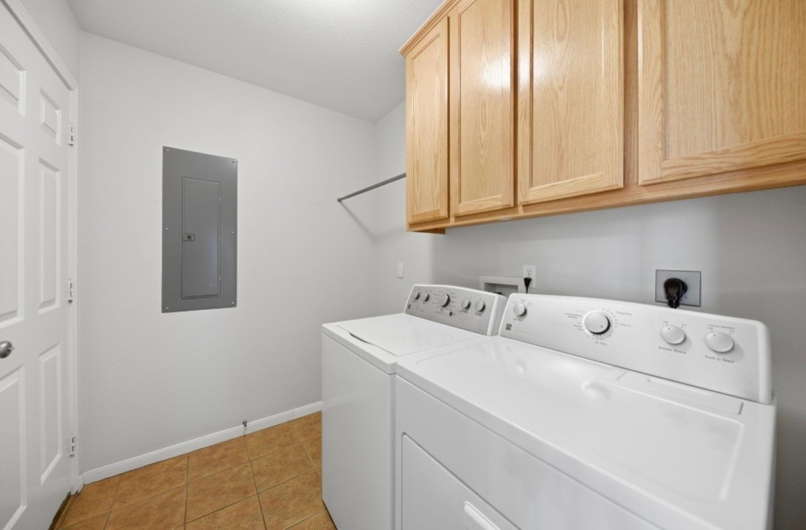 306 Matula Avenue Schulenburg, TX 78956 - Photo 16 of 21 a utility room with dryer and washer
