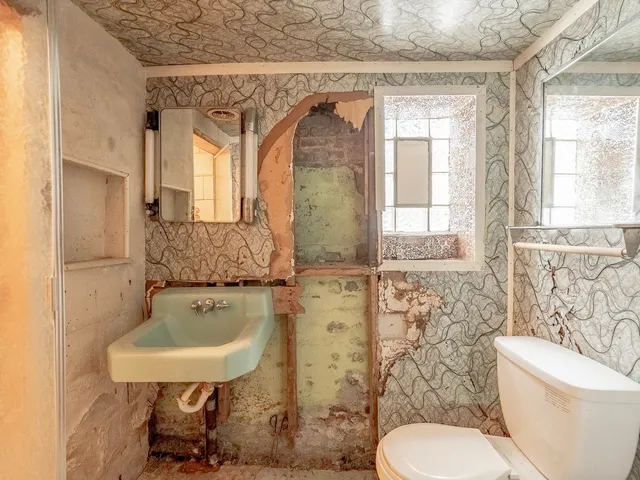 $149,900 | 8025 South Euclid Avenue, Chicago, IL 60617