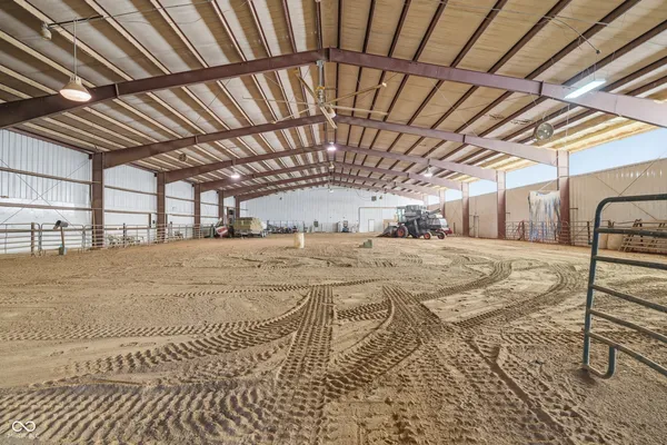 $1,300,000 | 850 West County Road 1000 North, Roachdale, IN 46172
