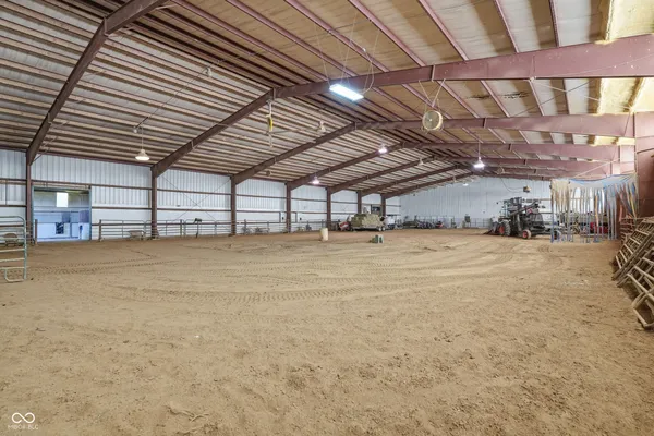 $1,300,000 | 850 West County Road 1000 North, Roachdale, IN 46172