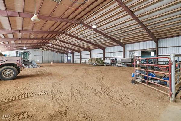 $1,300,000 | 850 West County Road 1000 North, Roachdale, IN 46172