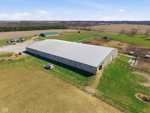 $1,300,000 | 850 West County Road 1000 North, Roachdale, IN 46172