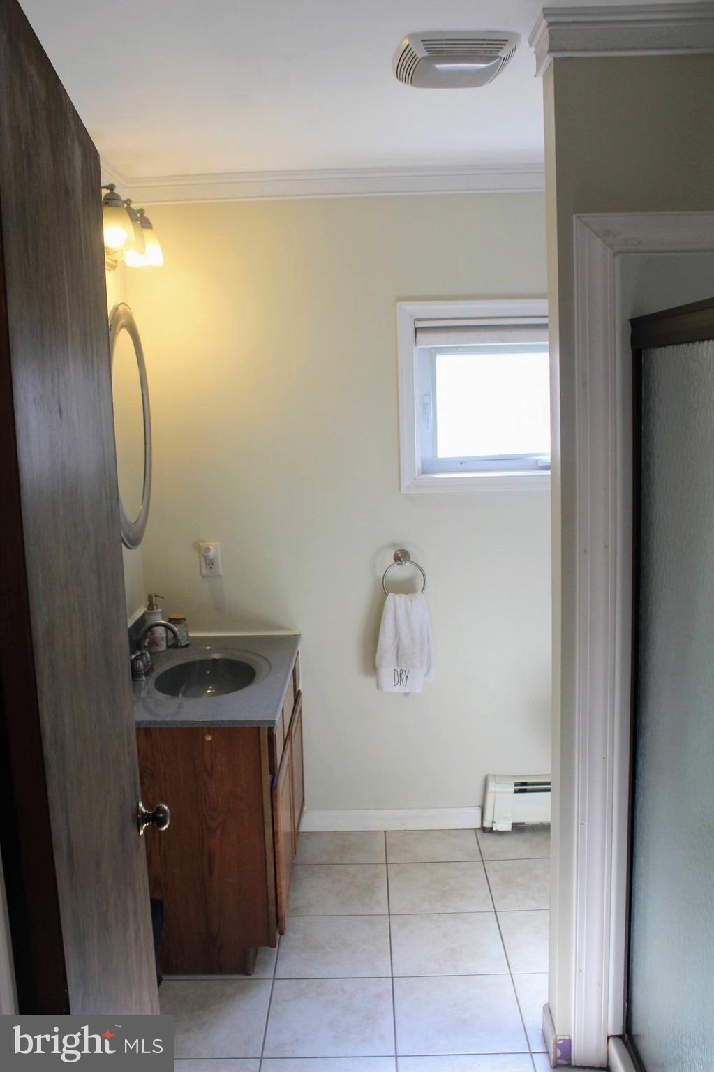 1118 Newville Road Carlisle, PA 17013 - Photo 5 of 24