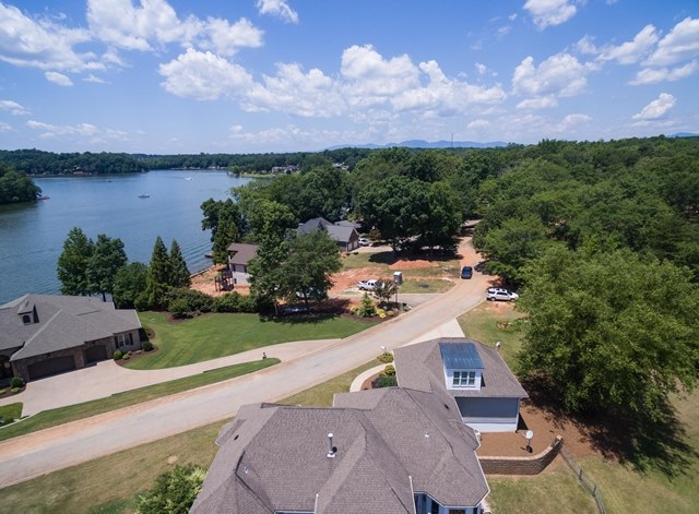 295 Edgewater Road Inman, SC 29349 - Photo 3 of 25