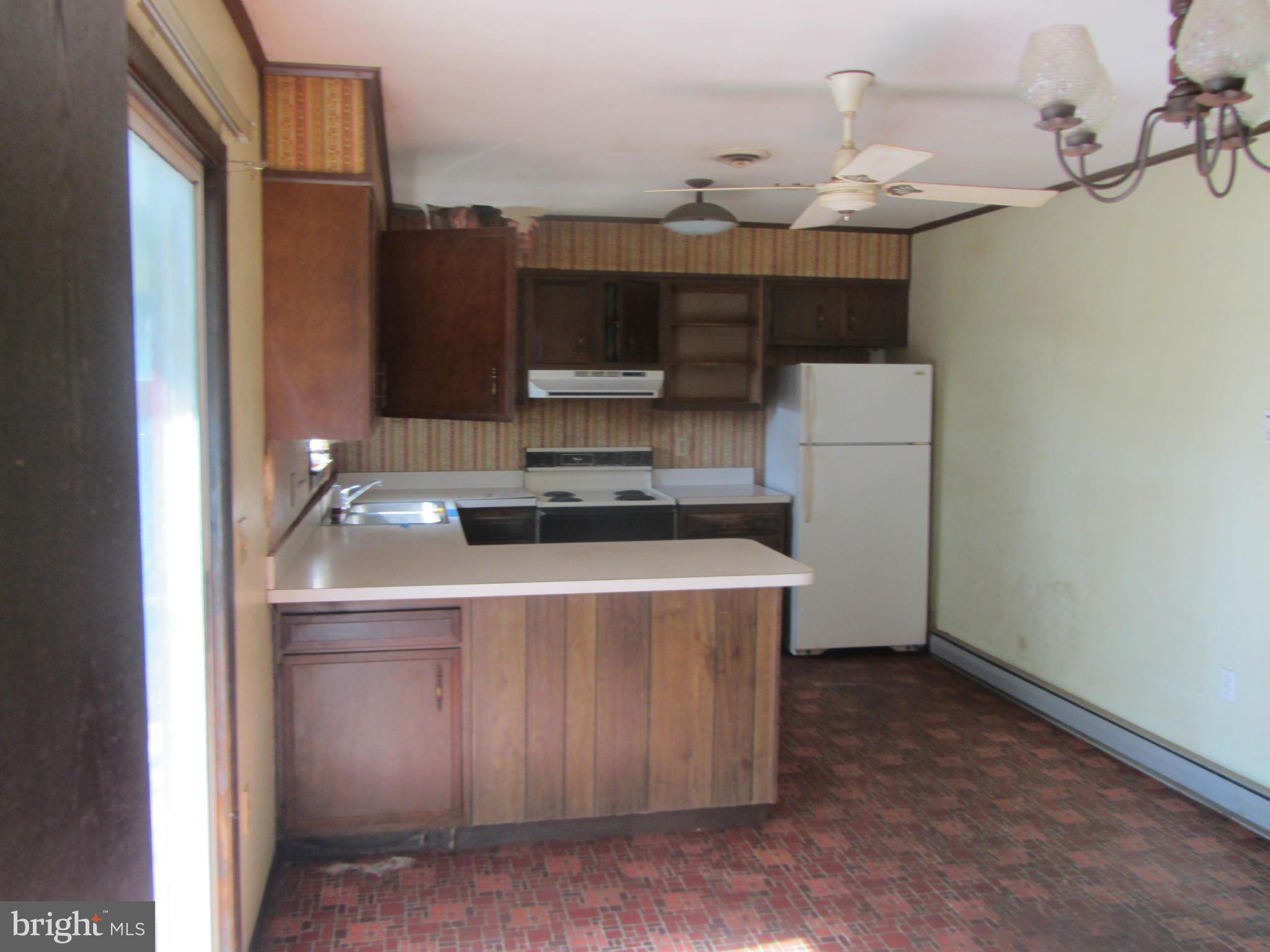 2081 Cove Point Road Lusby, MD 20657 - Photo 3 of 17 Kitchen